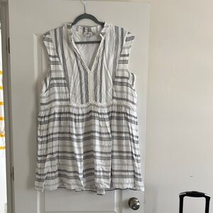 Vineyard Vines White and Black Pleated Sundress